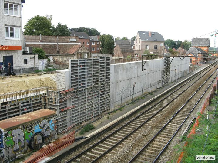 a IMG_7408.JPG - Paroi gauche de la tranchée côté Bruxelles en cours de construction